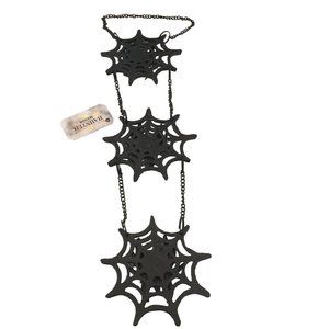 HAUNTED MANOR Black Metal Spider Webs with Spiders Chains Wall Hanging